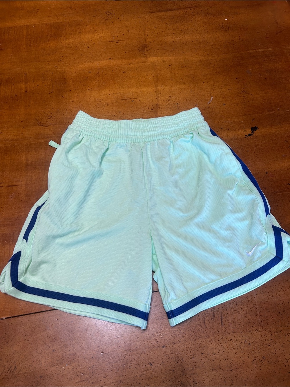 Nike boys basketball shorts excellent condition size large lime green blue